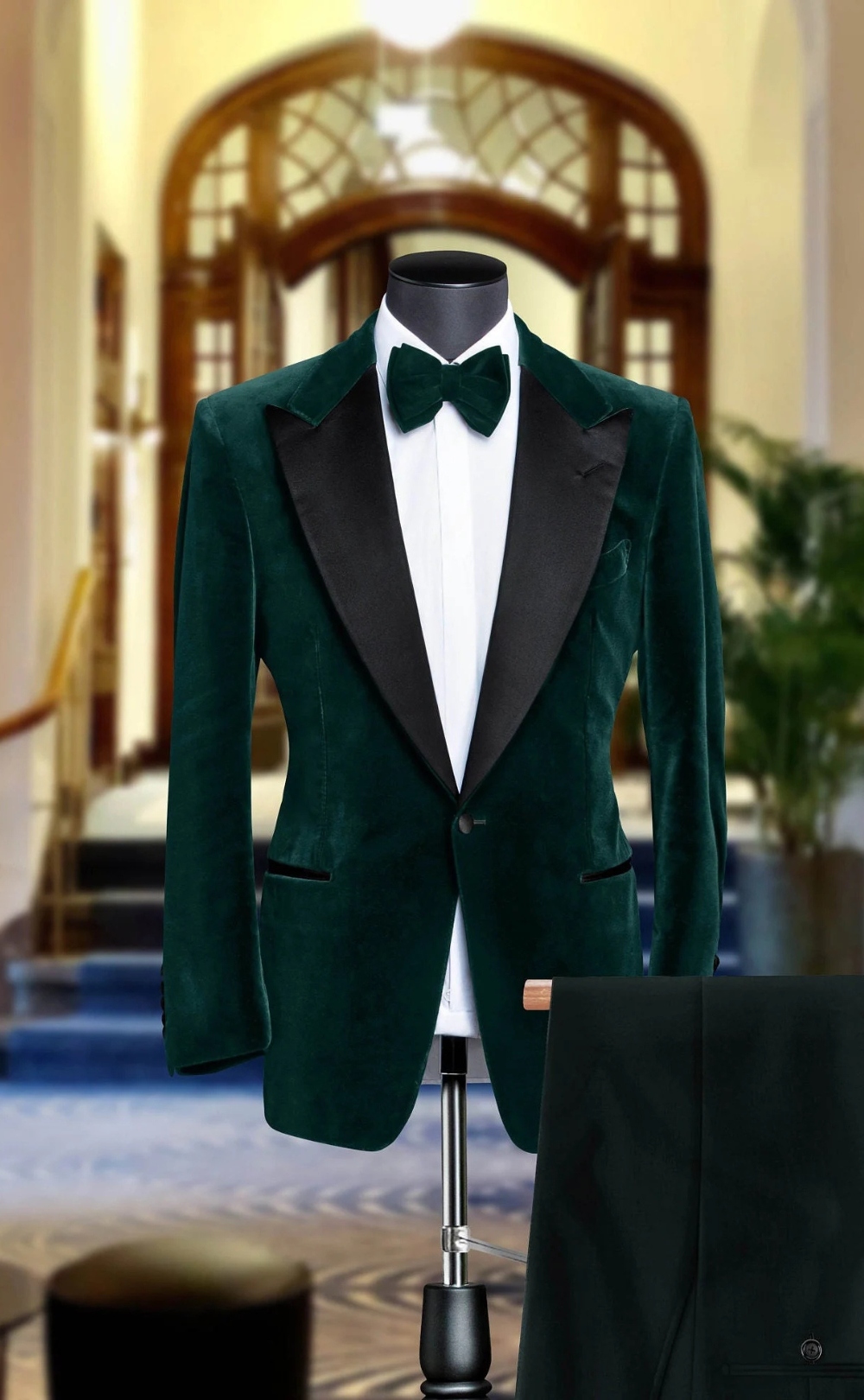 Luxurious Green Velvet Dinner Jacket for Men